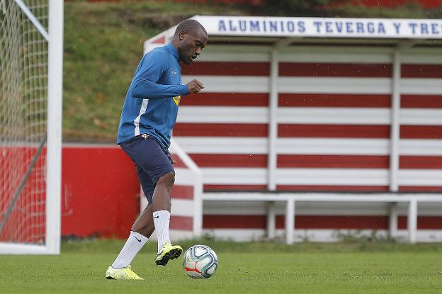 Babin, realizando ayer ejercicios con el balón. 