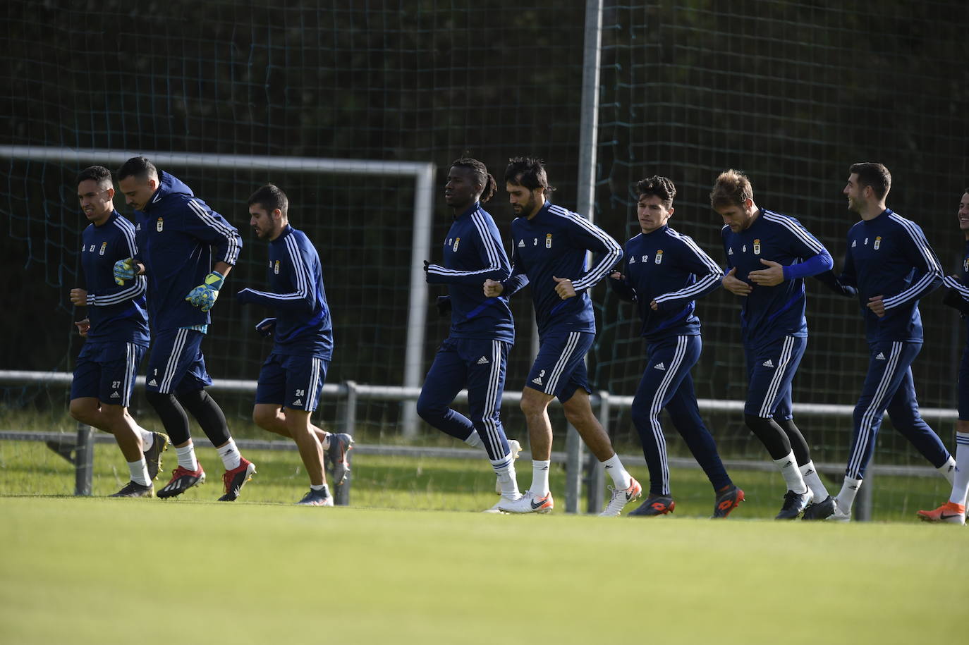 Los jugadores del Real Oviedo han preparado esta mañana el encuentro del sábado. 