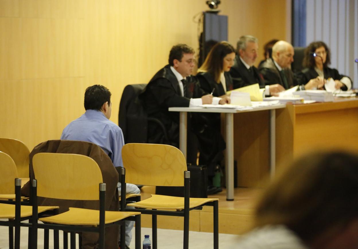 Celestino V. G., en la segunda sesión del juicio celebrado en la Audiencia Provincial. 