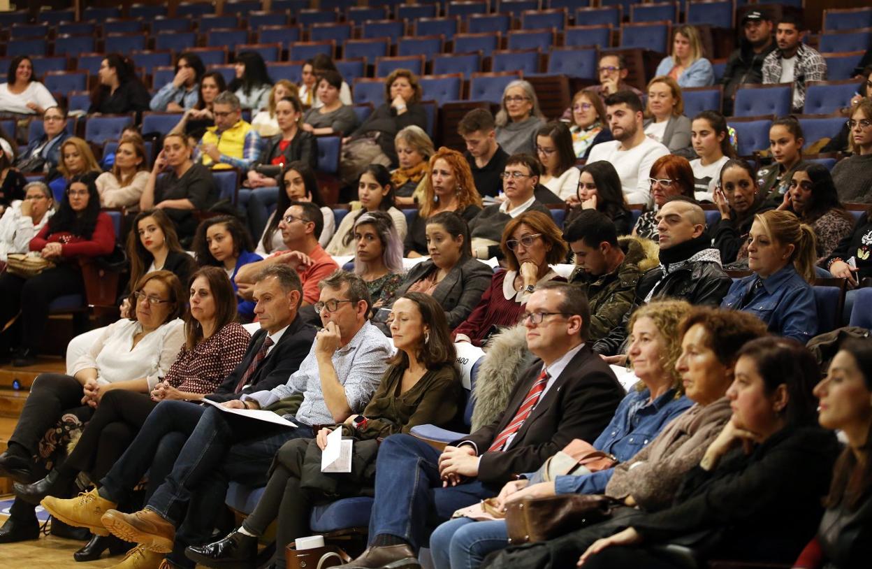 Asistentes al encuentro de Secretariado Gitano. 