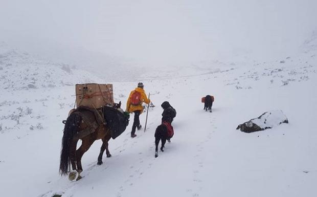 Gummo al frente de uno de los últimos porteos con nieve del año. 