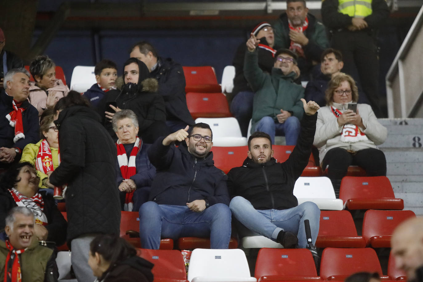 ¿Estuviste este sábado en El Molinón en el partido Sporting - Numancia? ¡Búscate en nuestra galería de imágenes! 