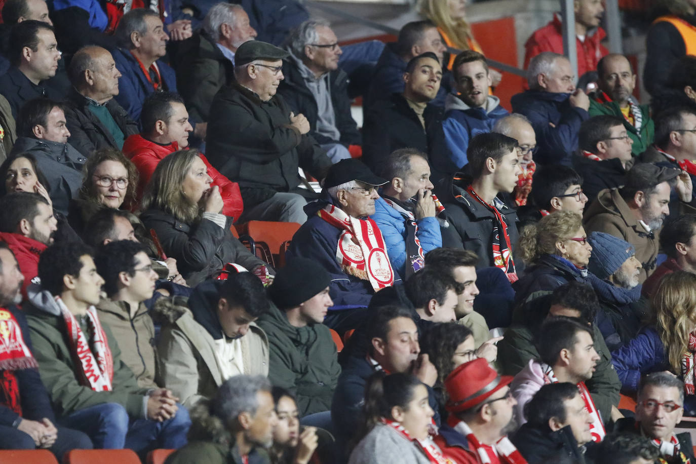 ¿Estuviste este sábado en El Molinón en el partido Sporting - Numancia? ¡Búscate en nuestra galería de imágenes! 