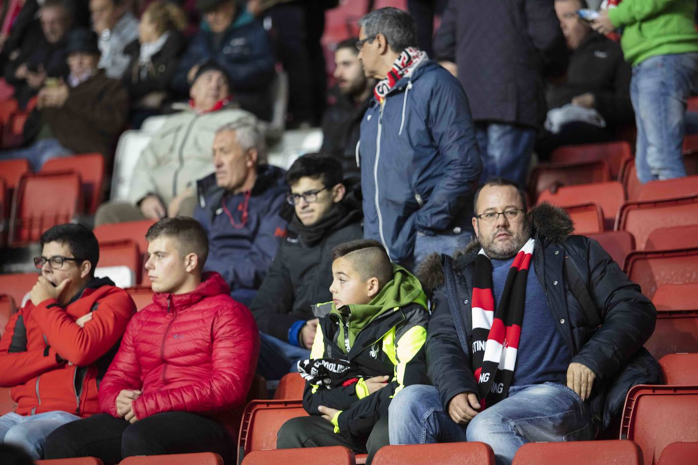 ¿Estuviste este sábado en El Molinón en el partido Sporting - Numancia? ¡Búscate en nuestra galería de imágenes! 