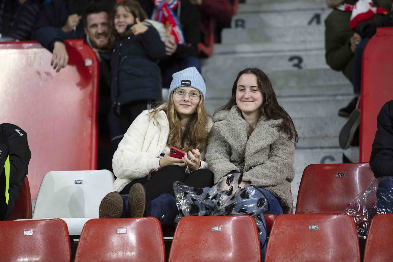 ¿Estuviste este sábado en El Molinón en el partido Sporting - Numancia? ¡Búscate en nuestra galería de imágenes! 