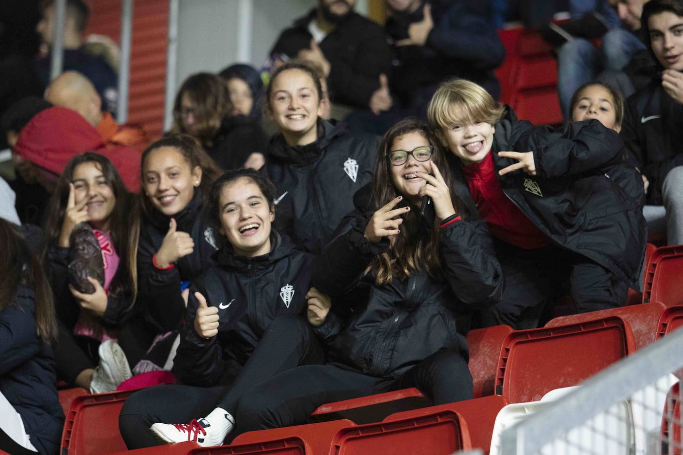 ¿Estuviste este sábado en El Molinón en el partido Sporting - Numancia? ¡Búscate en nuestra galería de imágenes! 