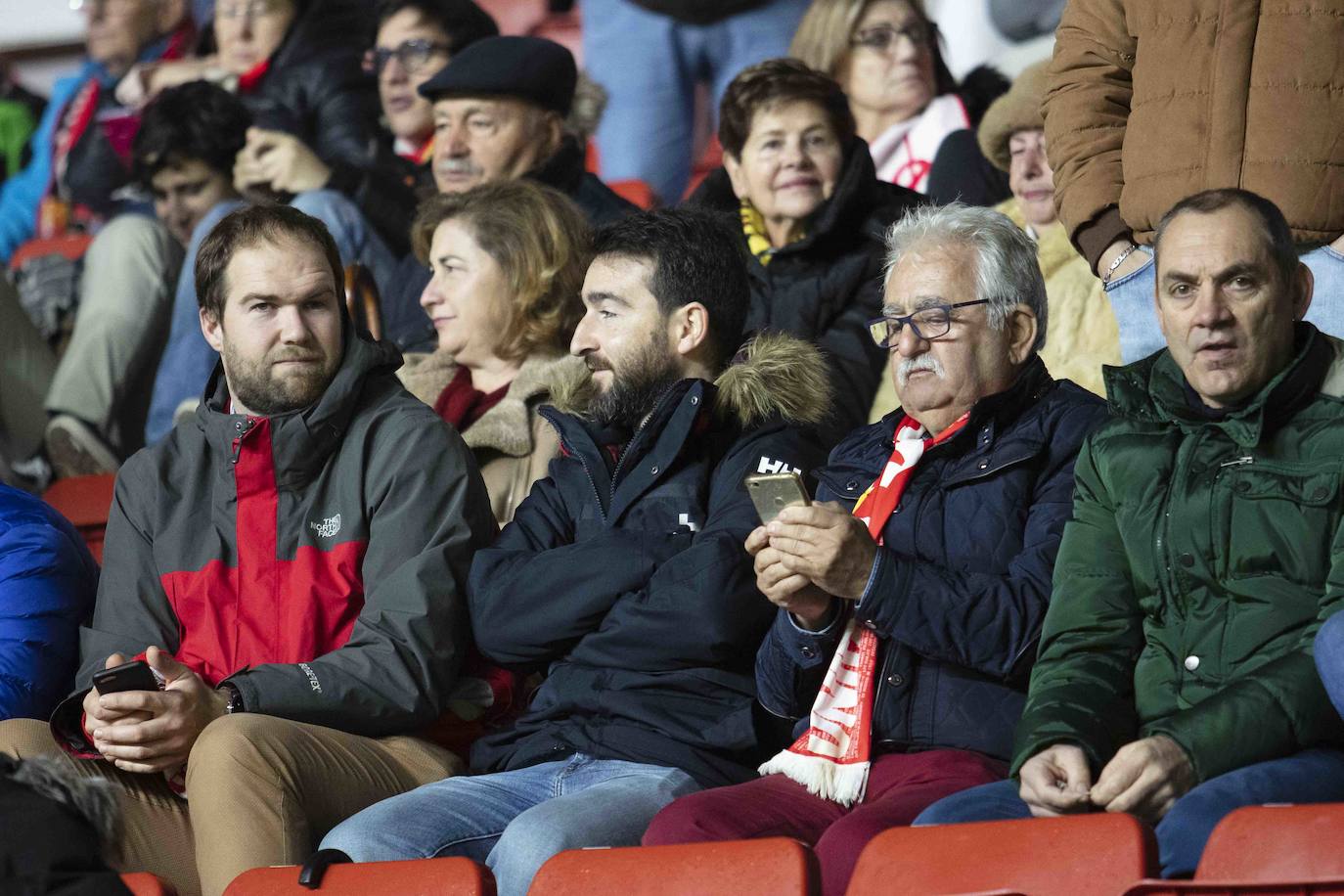 ¿Estuviste este sábado en El Molinón en el partido Sporting - Numancia? ¡Búscate en nuestra galería de imágenes! 