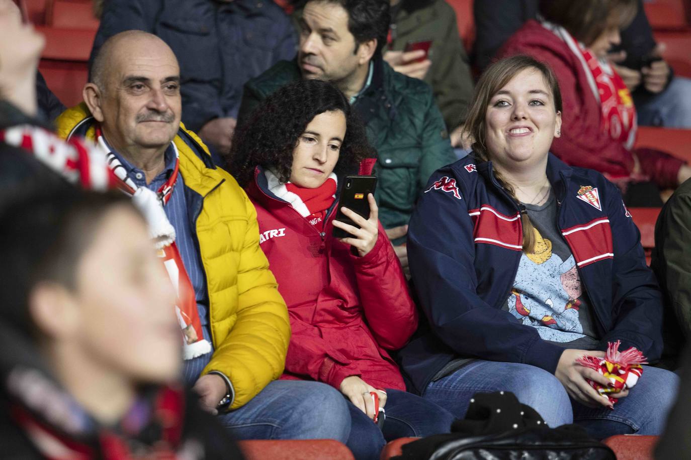 ¿Estuviste este sábado en El Molinón en el partido Sporting - Numancia? ¡Búscate en nuestra galería de imágenes! 