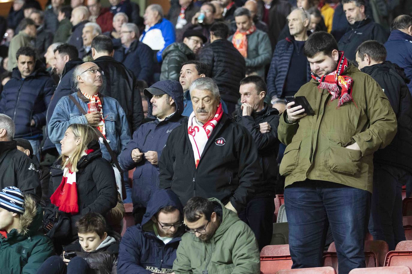 ¿Estuviste este sábado en El Molinón en el partido Sporting - Numancia? ¡Búscate en nuestra galería de imágenes! 