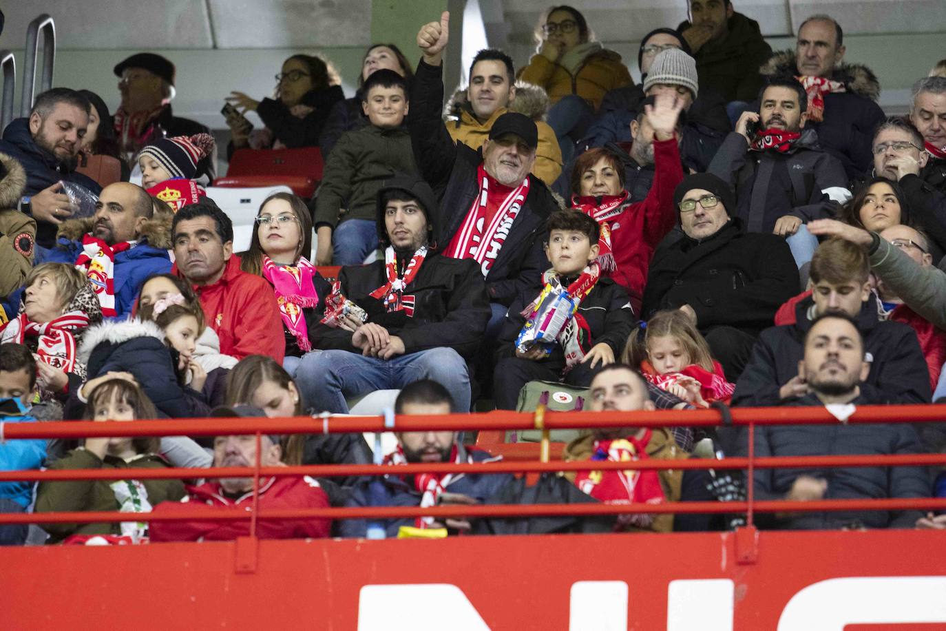 ¿Estuviste este sábado en El Molinón en el partido Sporting - Numancia? ¡Búscate en nuestra galería de imágenes! 