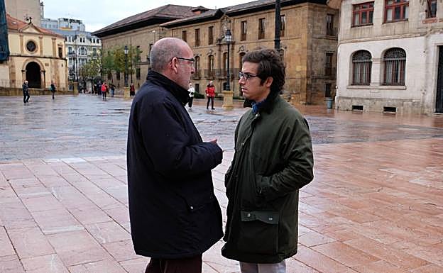 José María Figaredo, en el casco histórico de Oviedo.