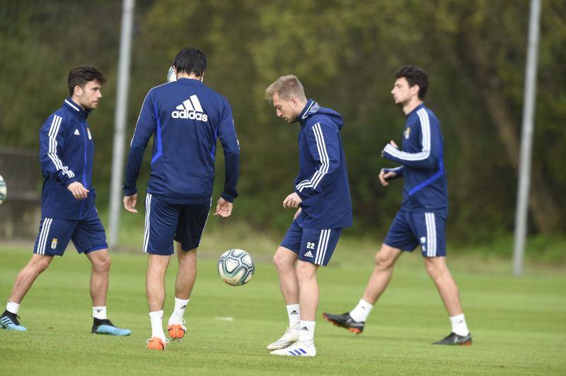 Los azules han preparado este lunes el tercer derbi que se disputará en el Carlos Tartiere desde el regreso del Real Oviedo al fútbol profesional 