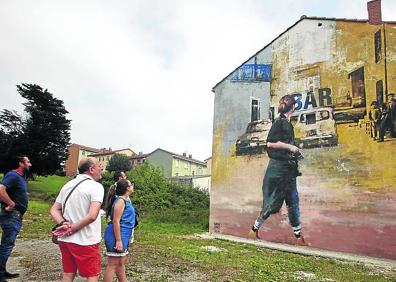 Imagen secundaria 1 - Las medianeras de Oviedo se llenan de color