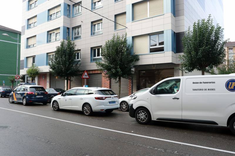 Un hombre ha apuñalado y matado a su yerno en su domicilio familiar en Mieres tras una disputa familiar, y posteriormente se ha entregado a la Policía. 