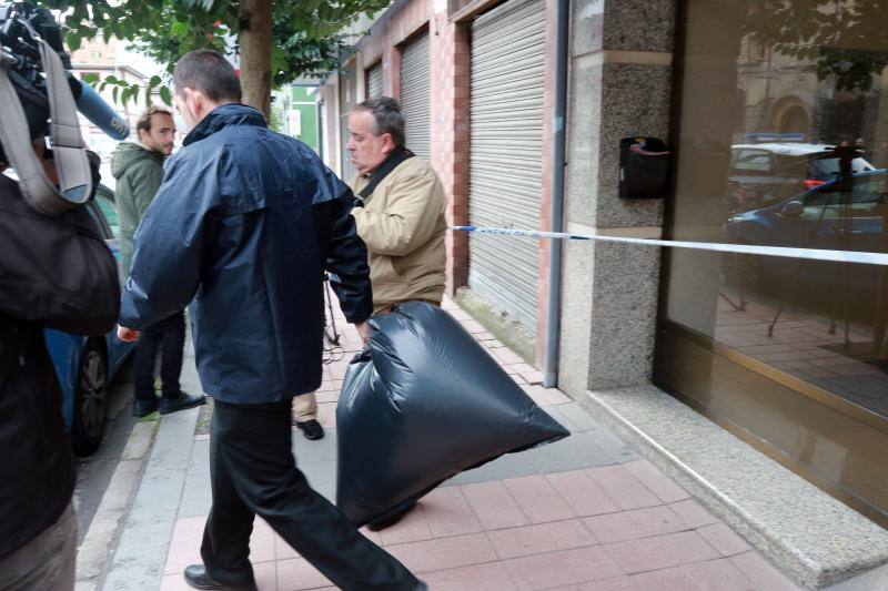 Un hombre ha apuñalado y matado a su yerno en su domicilio familiar en Mieres tras una disputa familiar, y posteriormente se ha entregado a la Policía. 