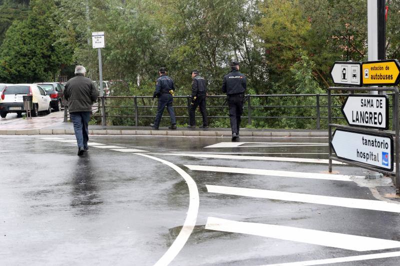 Un hombre ha apuñalado y matado a su yerno en su domicilio familiar en Mieres tras una disputa familiar, y posteriormente se ha entregado a la Policía. 