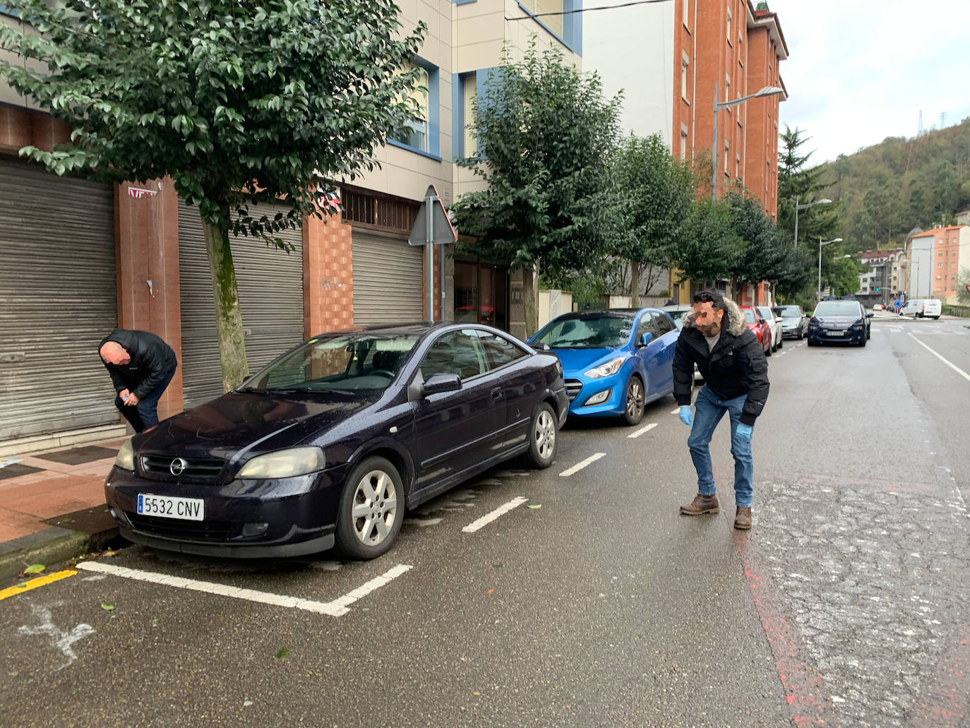 Un hombre ha apuñalado y matado a su yerno en su domicilio familiar en Mieres tras una disputa familiar, y posteriormente se ha entregado a la Policía.