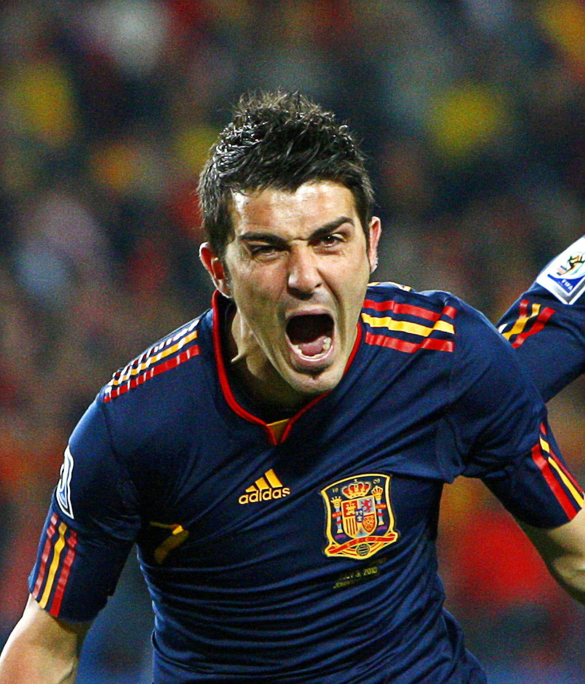 David Villa, eufórico tras conseguir el gol del triunfo, contra Paraguay, en el partido de cuartos de final del Mundial de Sudáfrica en 2010. 