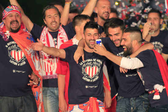 David Villa celebra la Liga conseguida por el Atlético de Madrid en 2014. 