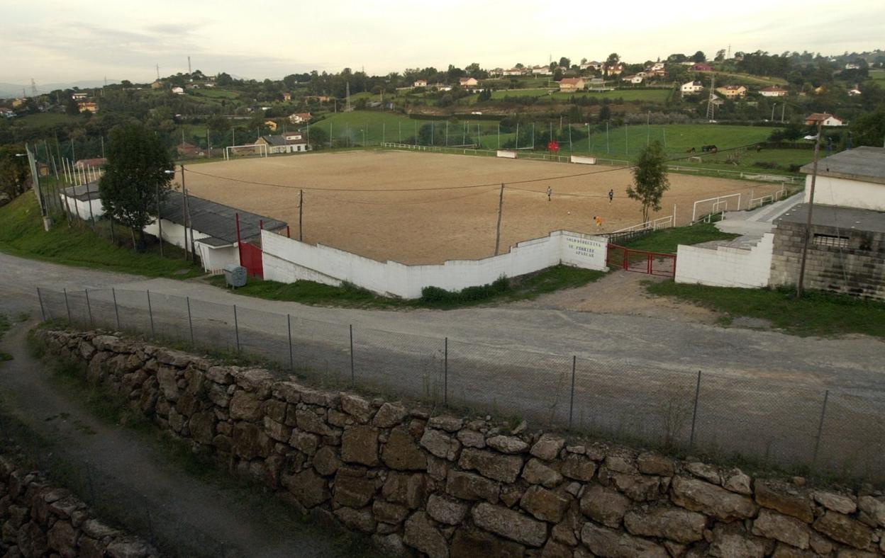 Imagen del campo del equipo de fútbol Grisú Femenino en la zona de Cerdeño. 