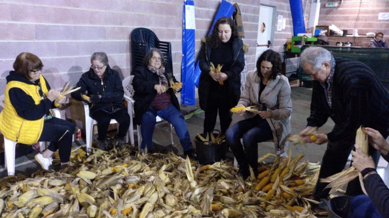 Tradicional esfoyaza en Albandi
