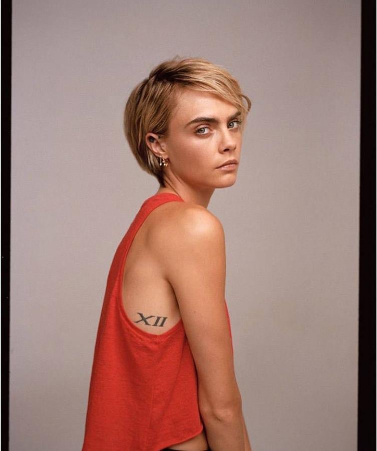 La modelo Cara Delevingne se atreve con todos los cortes de pelo, incluído este microbob que mezcla el corte bob con el pixie.