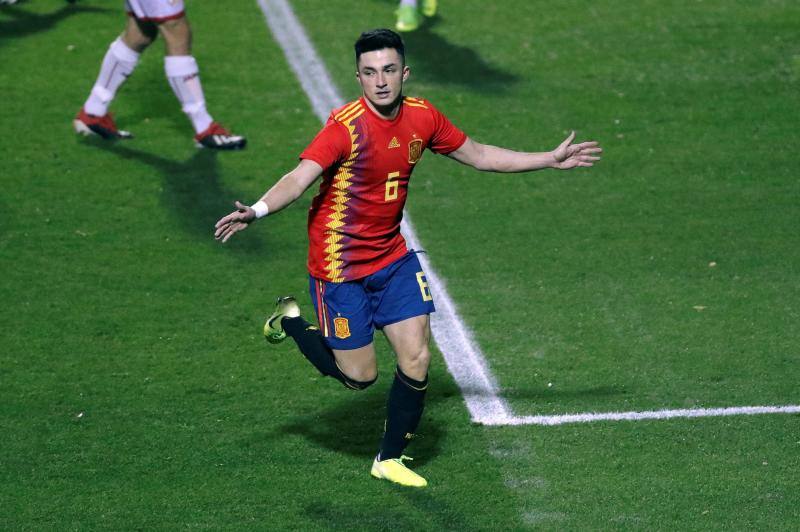 Llegó, debutó y triunfó. El mediocentro sportinguista ha sido el protagonista del primer gol ante Macedonia. Un golazo, que el rojiblanco ha celebrado con su compañeros de selección.