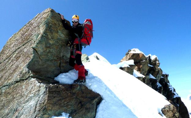 Luis Romero del Cueto en la montaña Roccia Nera (4.075 m) en los Alpes peninos (Suiza). 