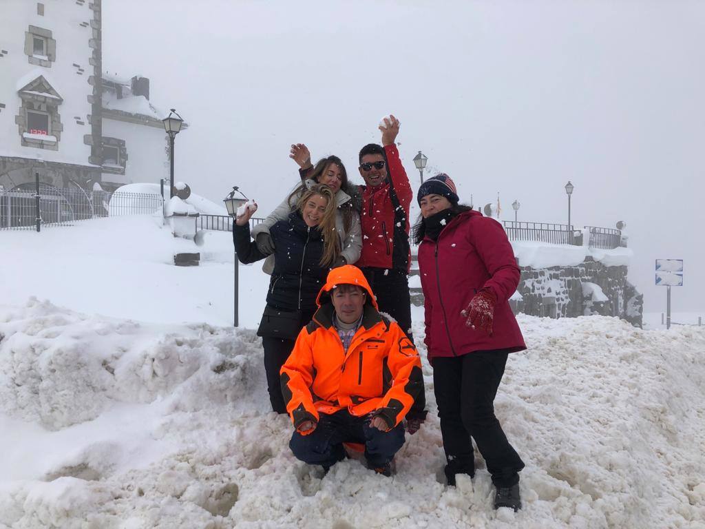 Las nevadas siguen siendo protagonistas en Pajares y en Tarna, que se ha quedado sin luz y sin señal de televisión.