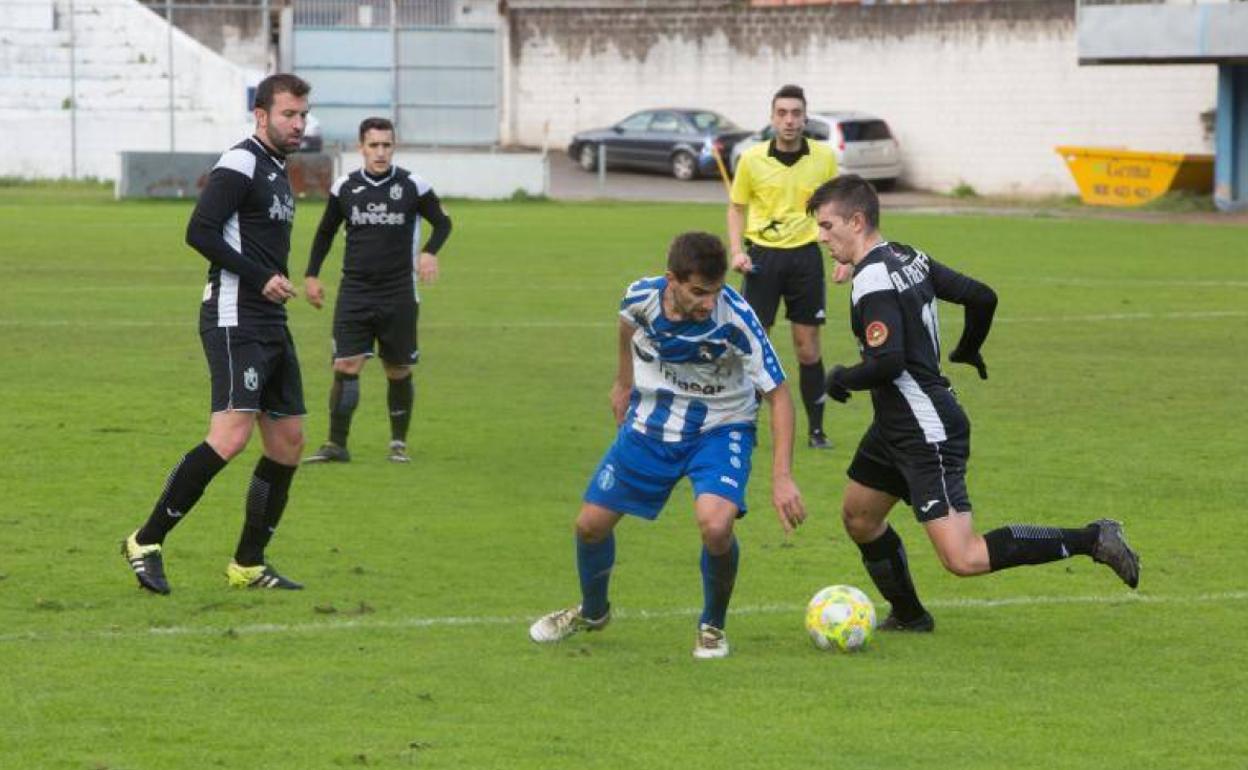 Real Avilés | El Avilés salva un punto ante el Mosconia (2-2)