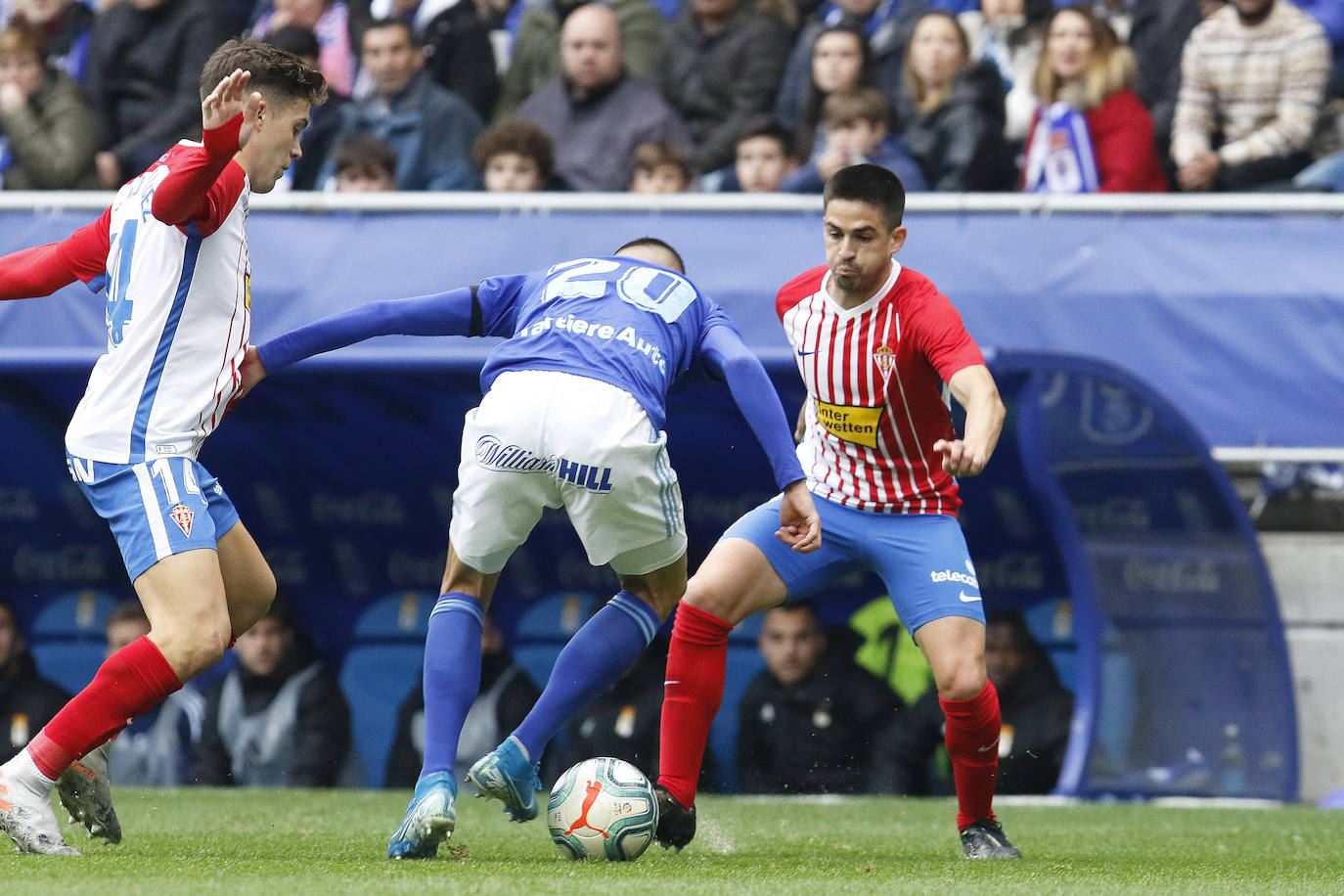 Las mejores jugadas del derbi asturiano, en imágenes