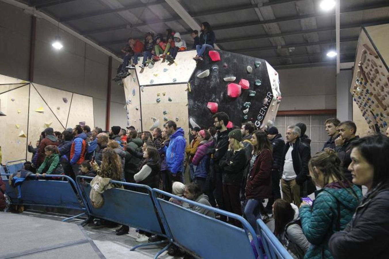 Fotos: ¿Estuviste en la primera prueba de la Copa de Asturias de escalada? ¡Búscate!