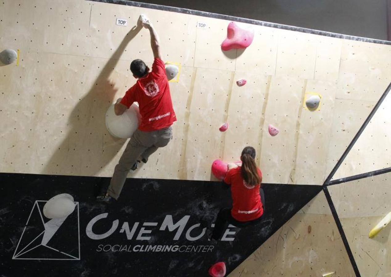 Fotos: ¿Estuviste en la primera prueba de la Copa de Asturias de escalada? ¡Búscate!