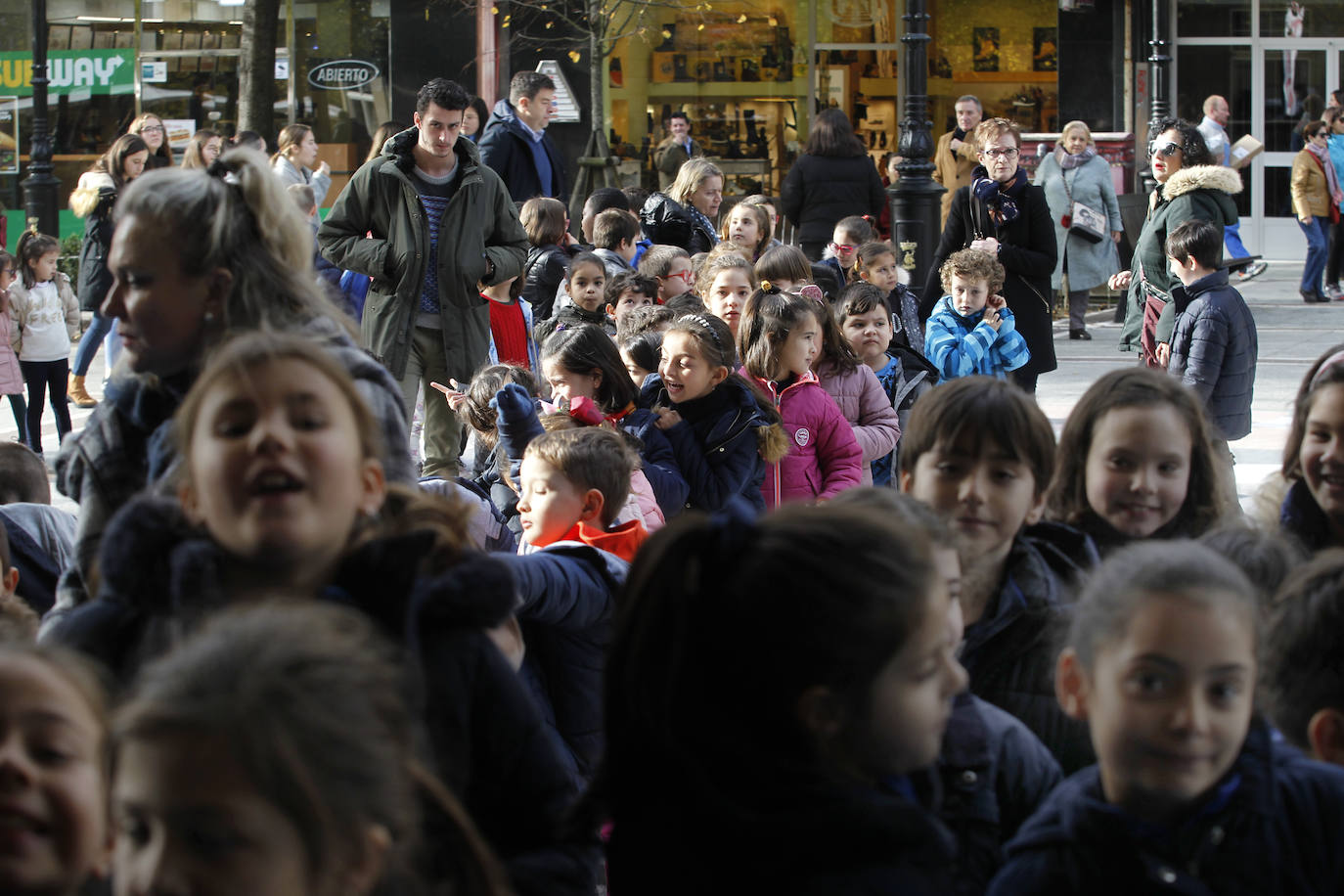 Más de 15.000 niños y jóvenes participan en las sesiones escolares de la sección germen del FICX, que cuenta cada año con el apoyo del diario EL COMERCIO