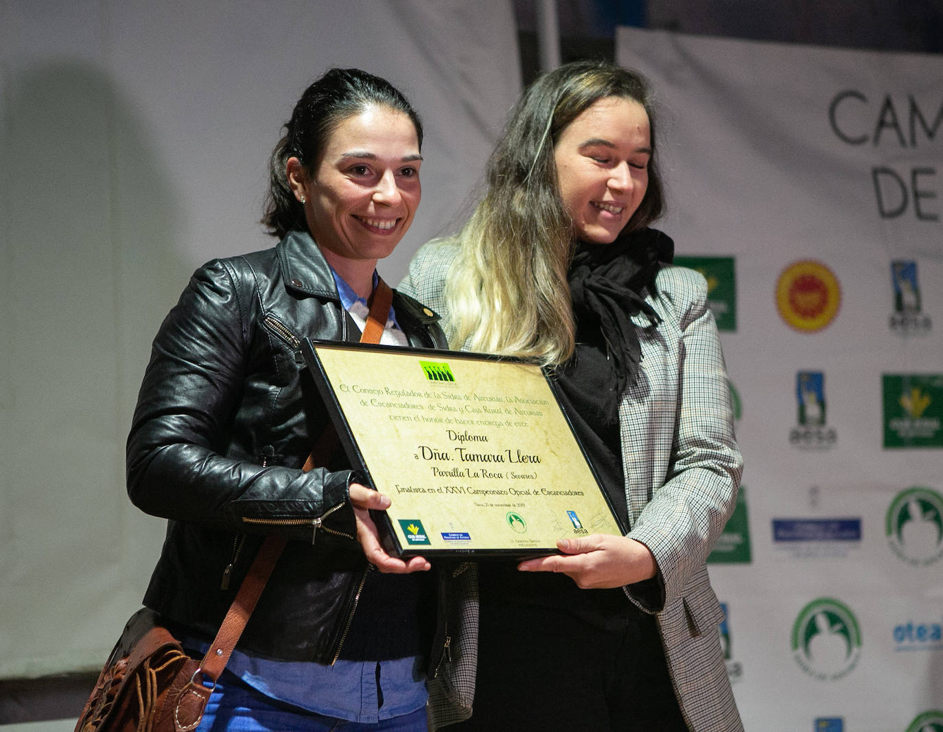 El camarero de la sidrería El Madreñeru de Pola de Siero ha sido el décimo séptimo en conseguirlo