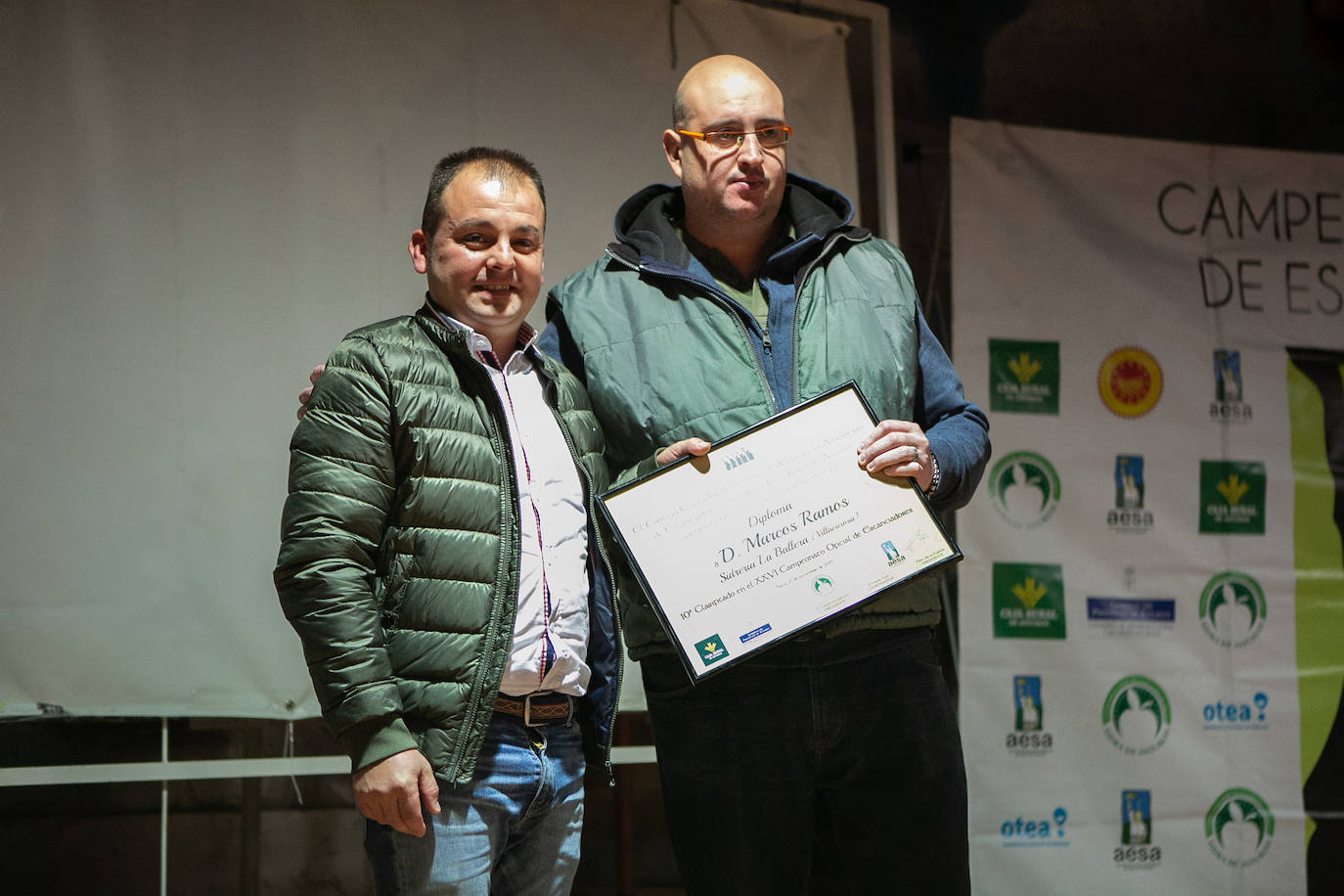 El camarero de la sidrería El Madreñeru de Pola de Siero ha sido el décimo séptimo en conseguirlo