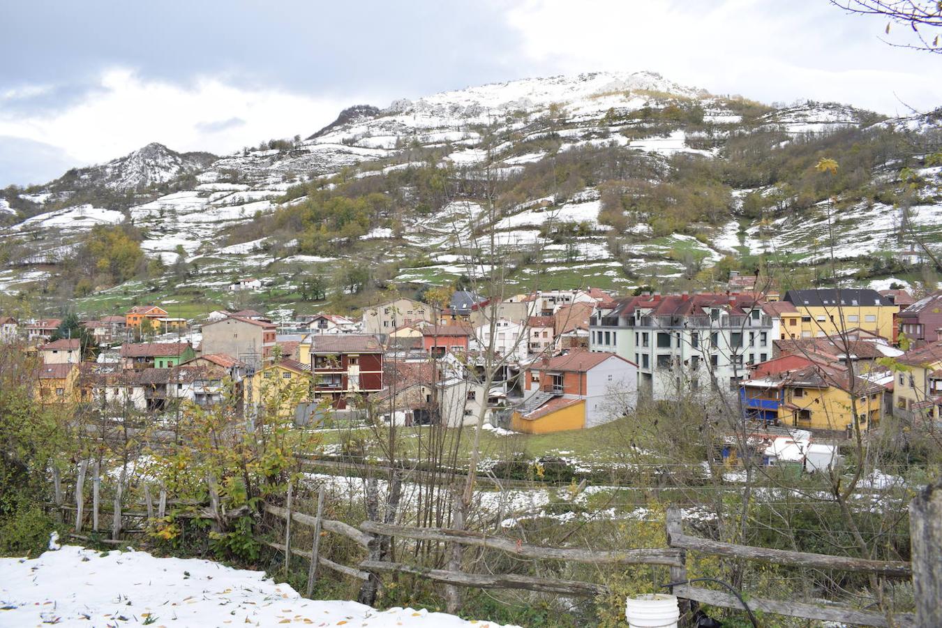 Fotos: Un paseo con nieve por la Senda Verde Foyoso