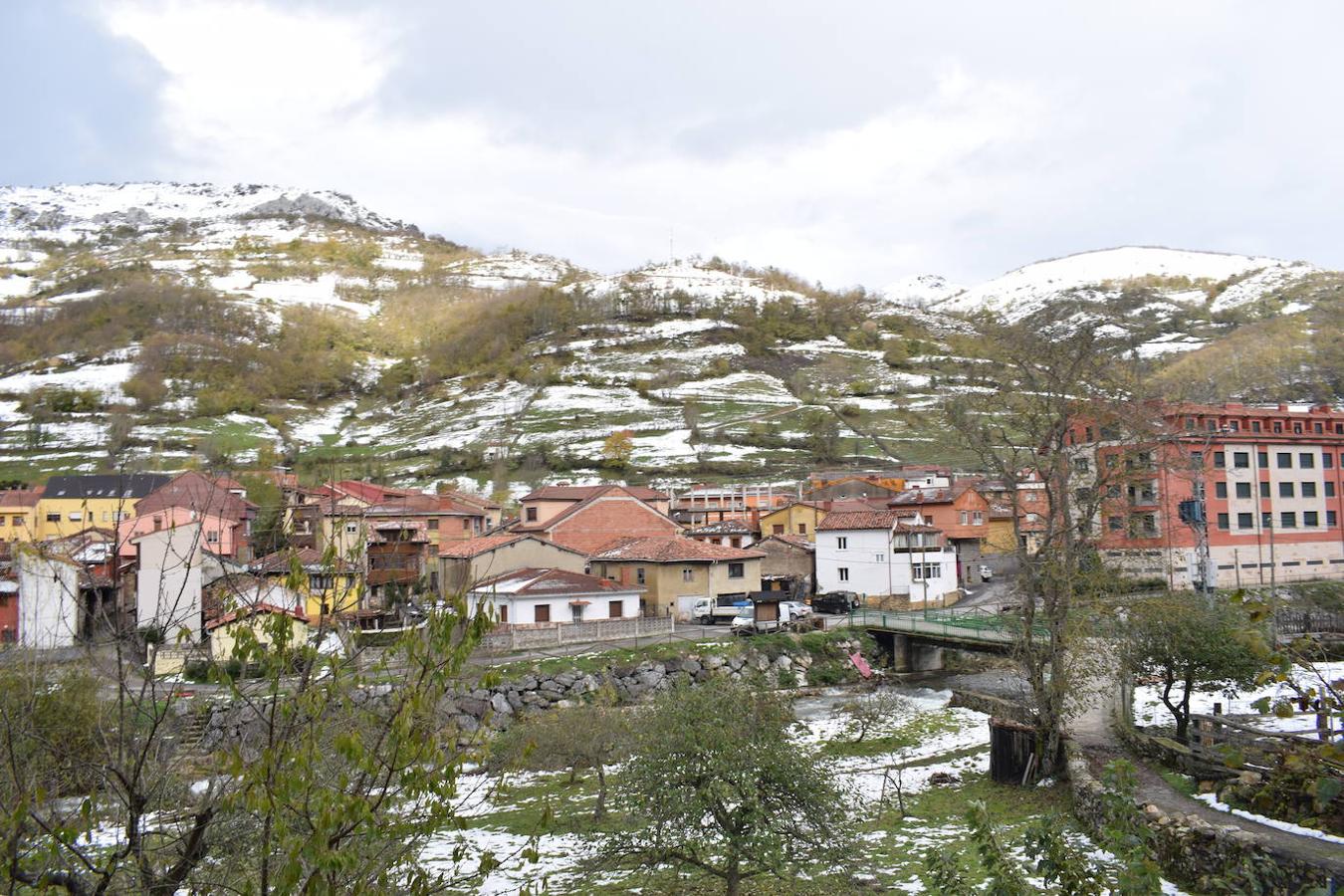 Fotos: Un paseo con nieve por la Senda Verde Foyoso