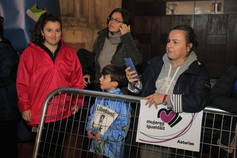 La ciudad de Oviedo acogió, este sábado, la carrera Oviedo Corre Contigo.