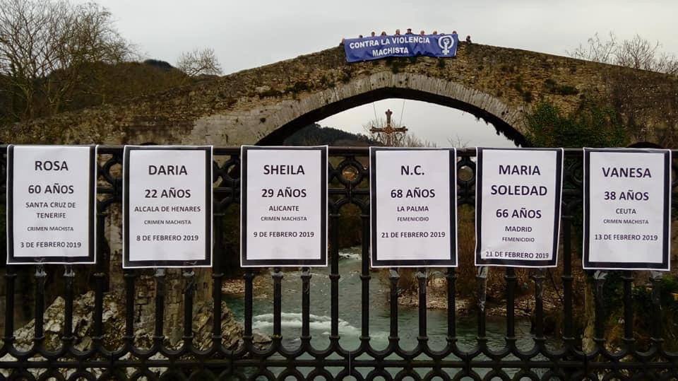 Numerosas localidades asturianas se han sumado hoy a los actos del 25-N, para expresa su repulsa ante los crímenes de la violencia machista. 