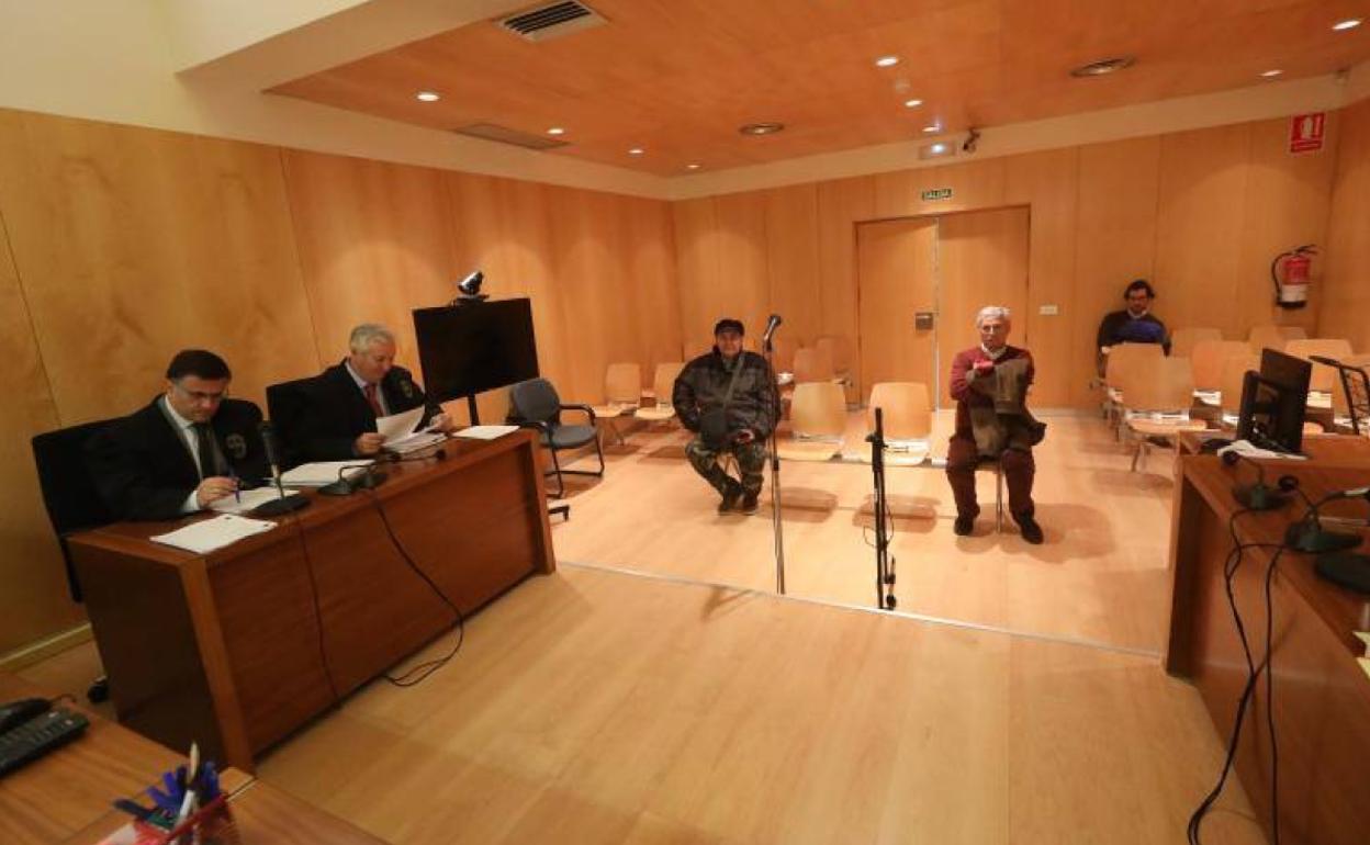 Un avilesino se enfrenta a un desahucio por una deuda de tres euros con la Cofradía de Pescadores