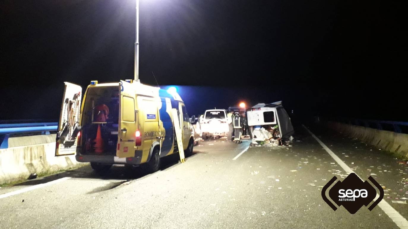 Cinco personas, entre ellas un niño de seis años, han resultado heridas de diversa consideración en un accidente registrado en la autovía del Cantábrico a la altura del concejo de Lllanes. En el suceso se vieron implicados un todoterreno y una furgoneta. La A8 permaneció cortada más de tre horas a causa del siniestro.