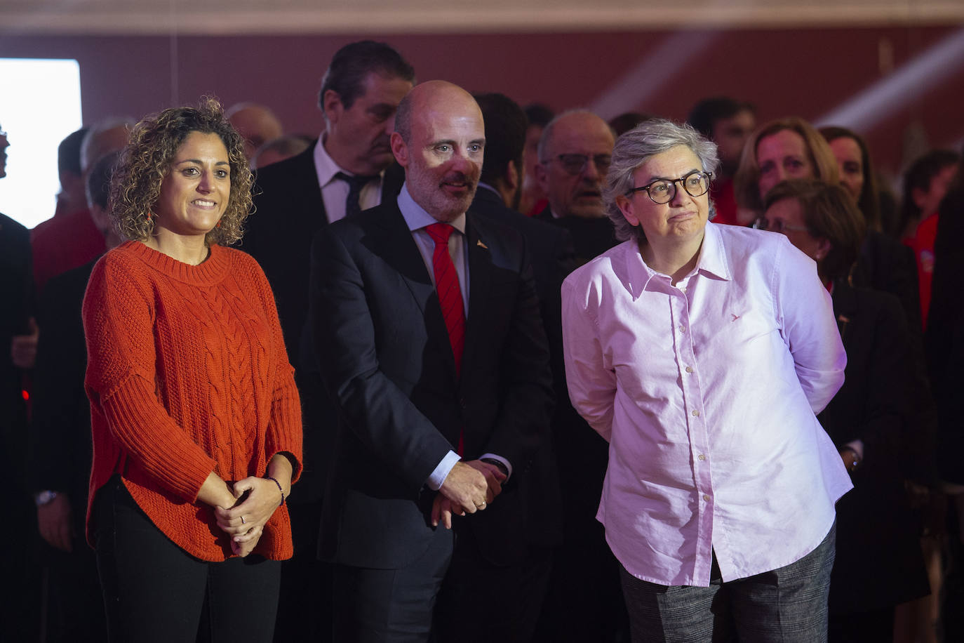 Los más de 2.800 deportistas del Grupo Covadonga han desfilado este jueves durante la presentación de las 28 secciones deportivas, celebrada en el polideportivo Braulio García