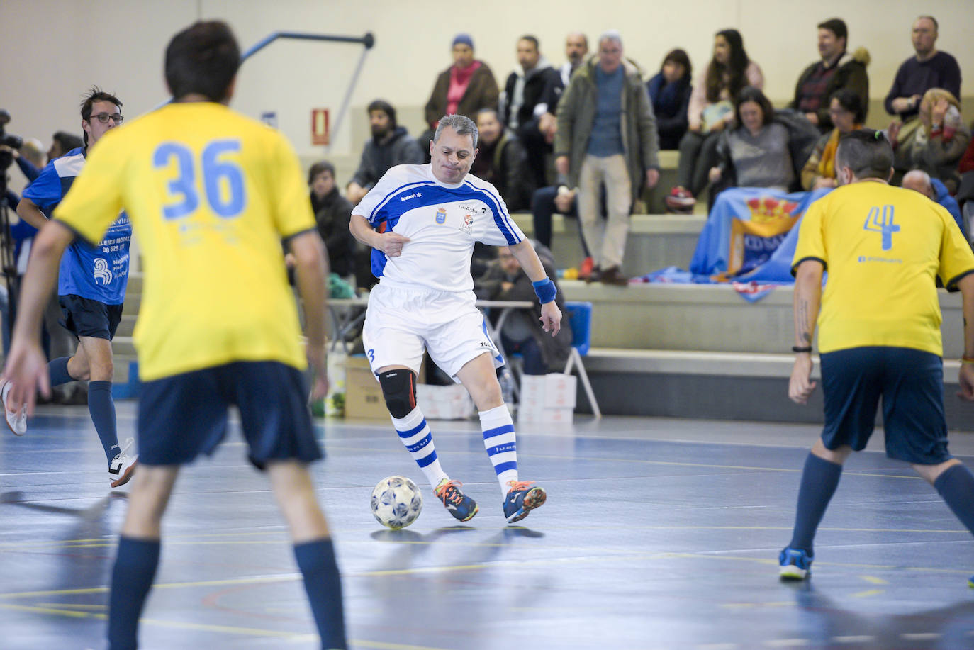 El polideportivo de Teatinos acogió un partido de fútbol sala para dar visibilidad y normalizar la enfermedad mental