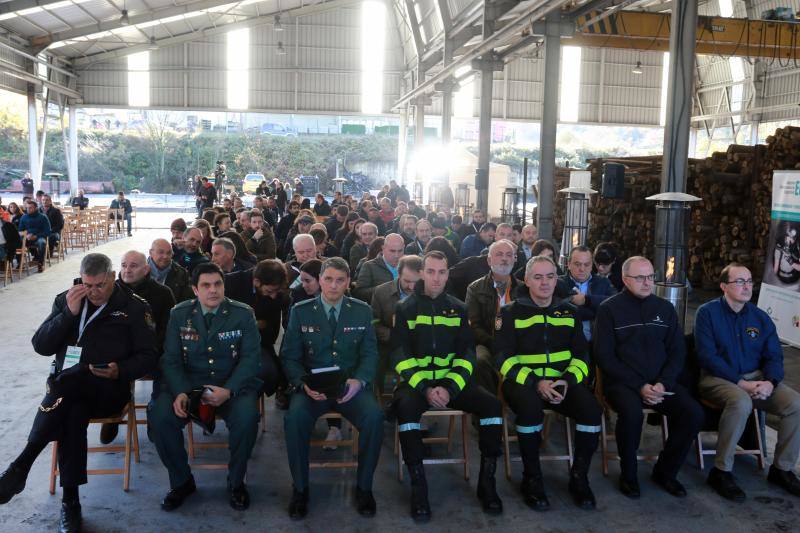La brigada de Salvamento Minero de Hunosa, la Unidad Militar de Emergencias, el Servicio de Montaña de la Guardia Civil y la unidad de Subsuelo de la Policía Nacional participan, por primera vez de forma conjunta, en un simulacro de accidente en el Pozo Santiago.