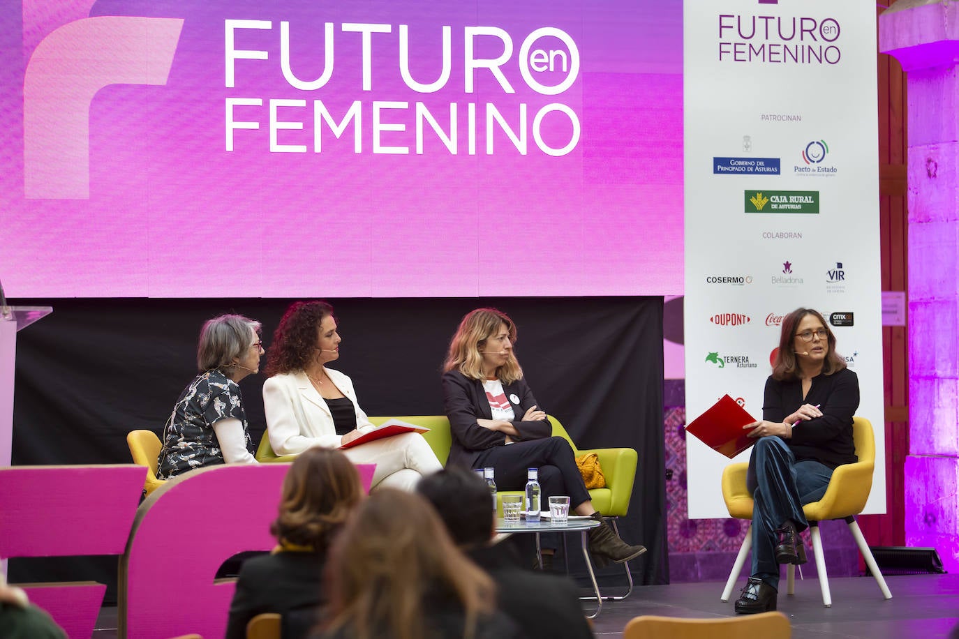 La directora general de Igualdad del Principado, Nuria Varela, ha sido la encargada de abrir la jornada Futuro en Femenino organizada en Gijón por EL COMERCIO.