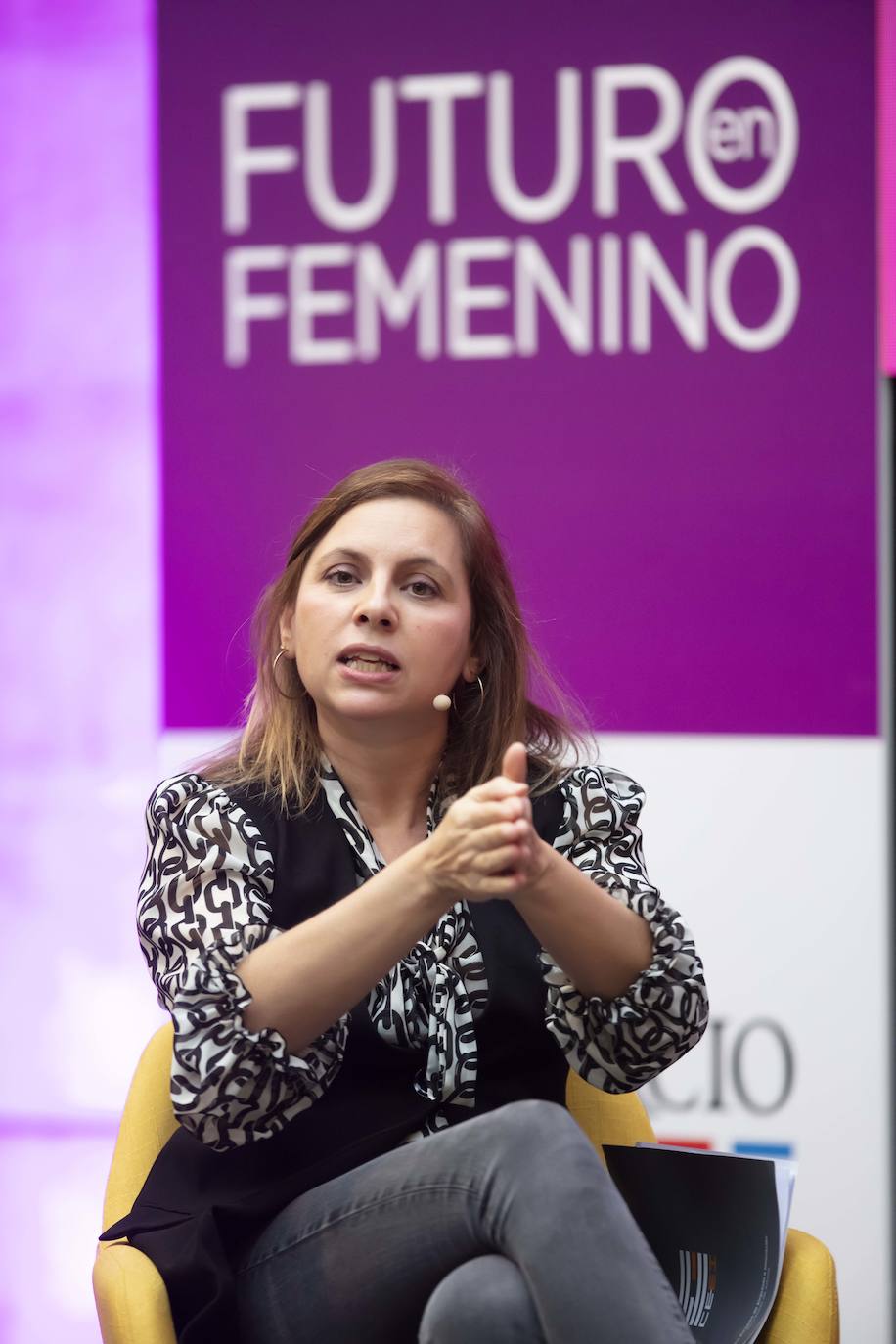 La directora general de Igualdad del Principado, Nuria Varela, ha sido la encargada de abrir la jornada Futuro en Femenino organizada en Gijón por EL COMERCIO.