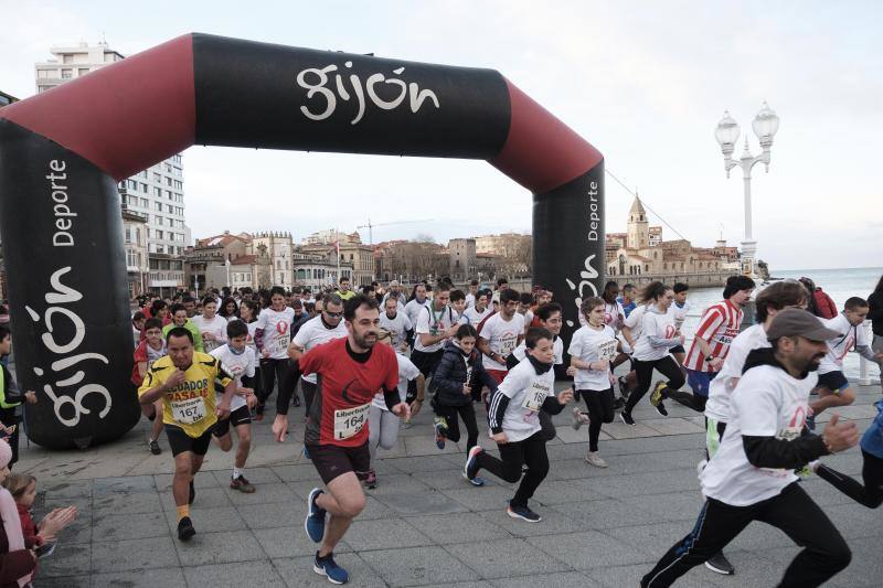 Este sábado tuvo lugar, en el muro de San Lorenzo, la carrera contra el sida de la Asociación Abierto Hasta el Amanecer en colaboración con el Comité Ciudadano Antisida con el objetivo de dar visibilidad sobre el virus VIH y concienciar a la población de su existencia.