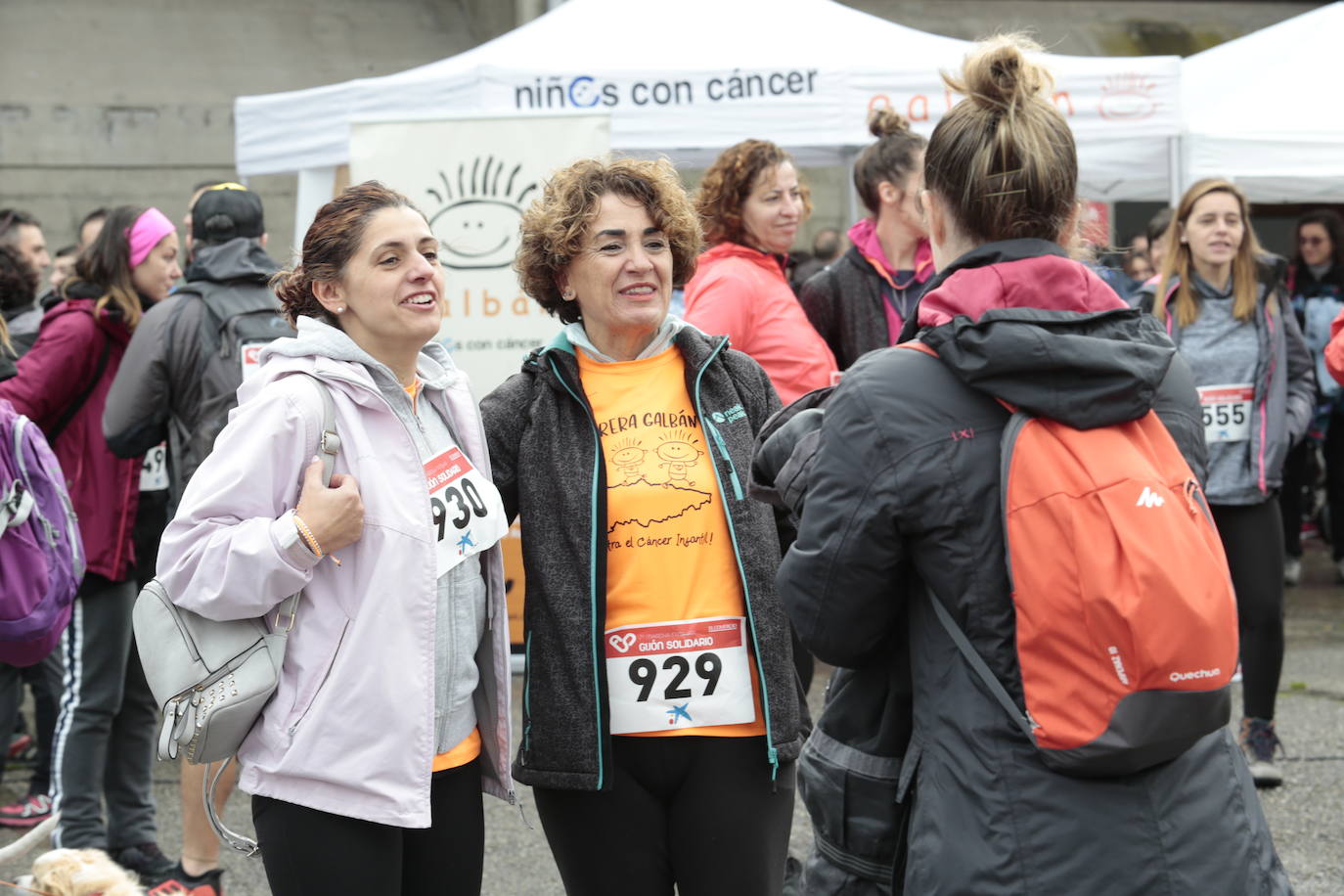 Ha llovido mucho, pero eso no mermó los ánimos de los participantes en la Marcha Familiar Solidaria de EL COMERCIO, organizada este año en beneficio de la asociación Galbán, dedicada a apoyar a familias de niños con cáncer.