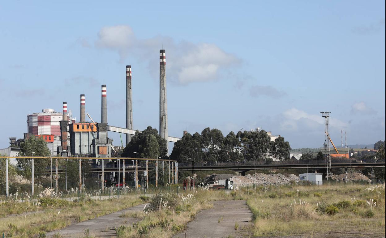 Baterías de cok de la factoría de ArcelorMittal de Avilés .